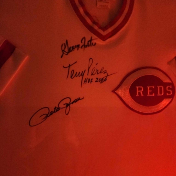 The Big Red Machine Jersey Autographed by pete rose, Tony Perez & George foster - Picture 2 of 3